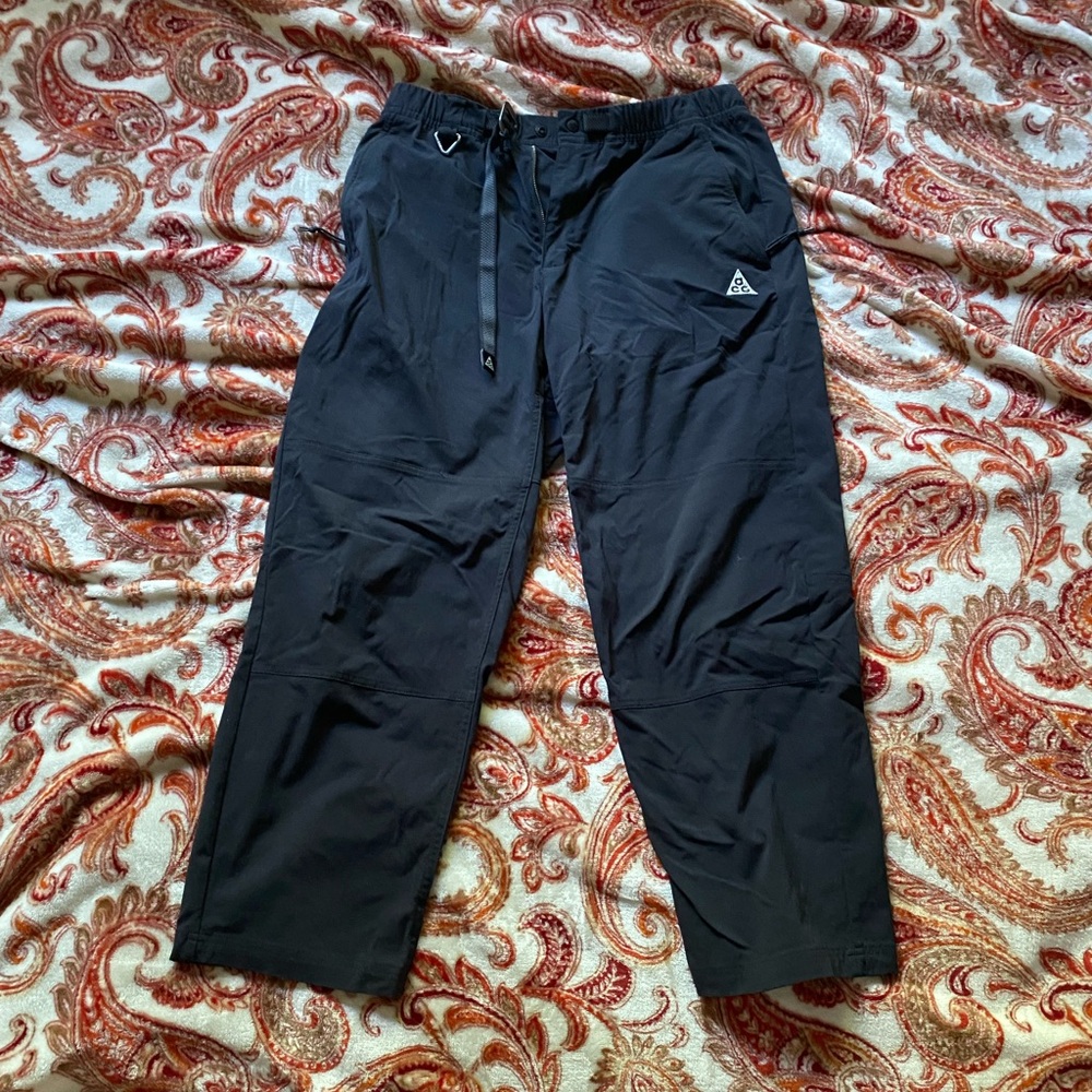 Nike - Picture 4 of 11